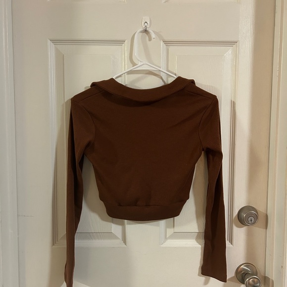 Altar'd State Brown V-Neck Crop Top - Picture 2 of 3